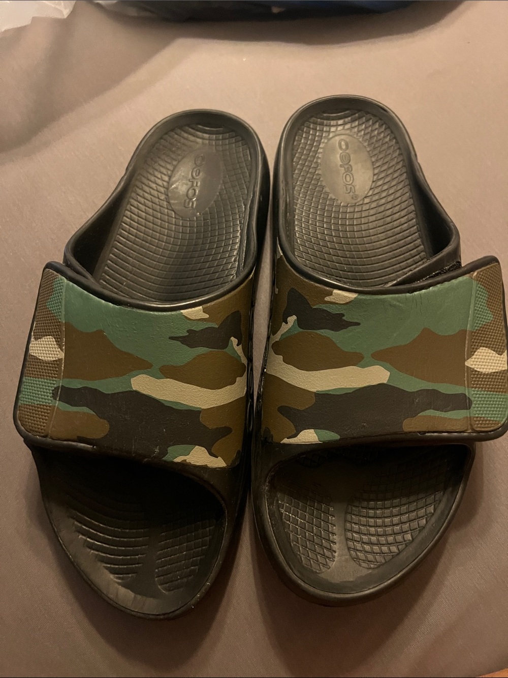 Oofos Ooaah sport slide camo M13 W15